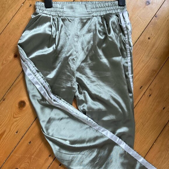 PrettyLittleThing Ahannon Sage Green Satin Side Stripe Boxer Jogger 0 NEW - Picture 7 of 14